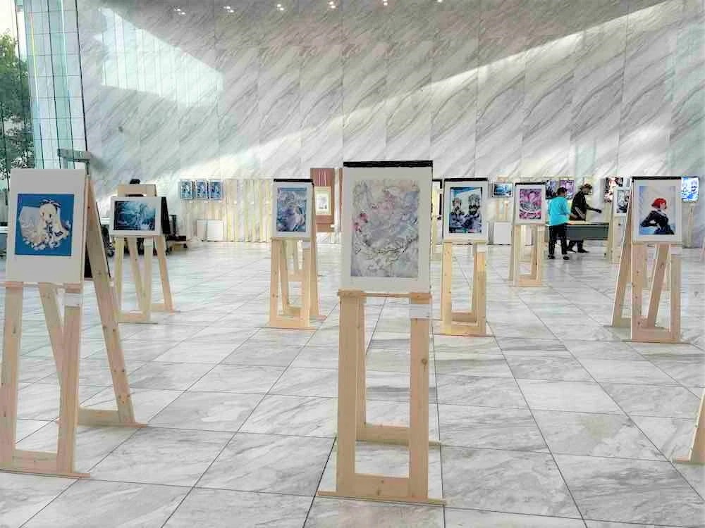 洗練されたデザインと開放的な空間でアートイベント